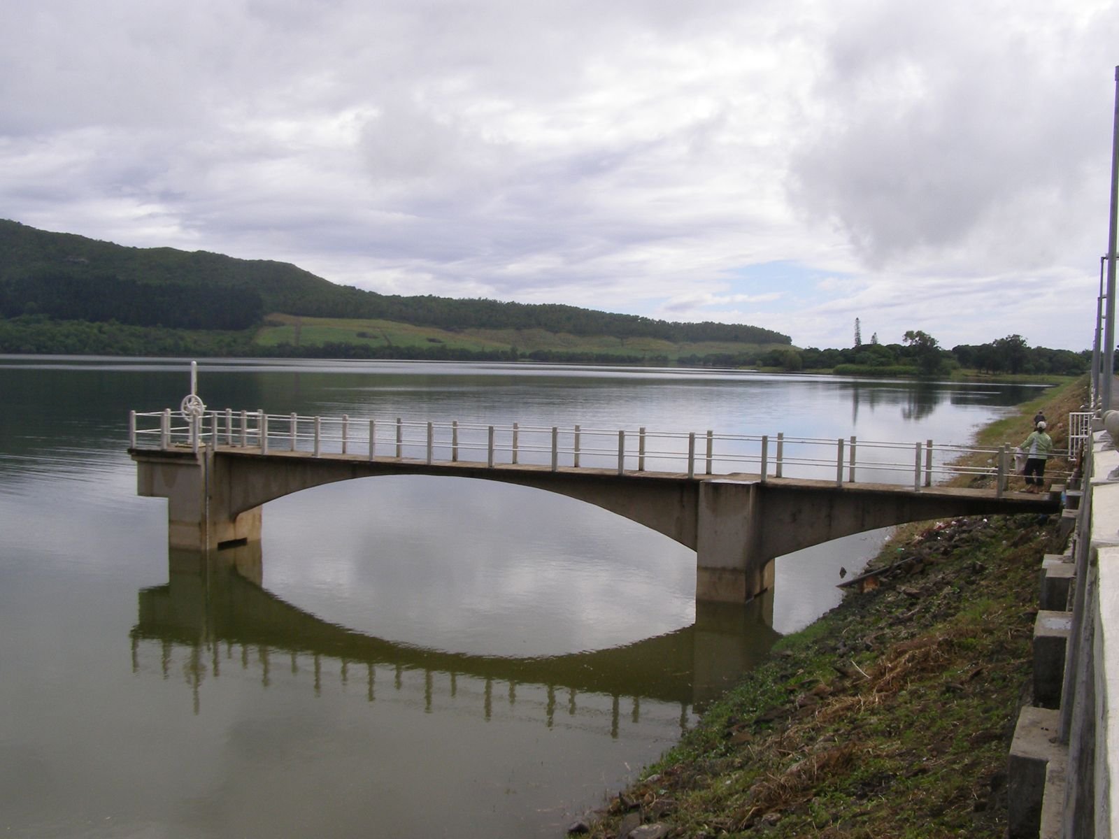 Mare Longue et Bagatelle Dam près de leur capacité maximale || MNews